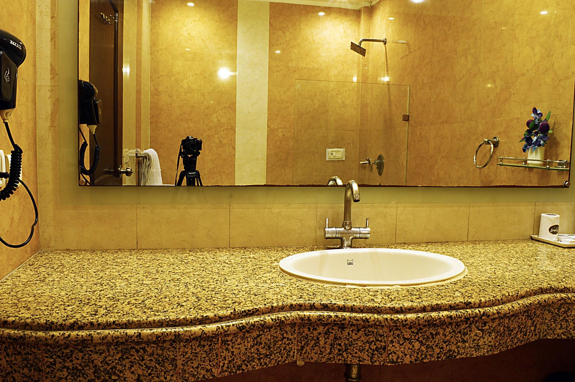 Hotel Emperor Palms New Delhi Eksteriør bilde
