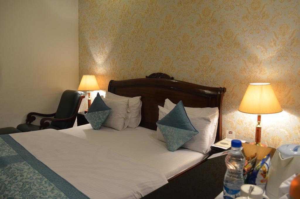 Hotel Emperor Palms New Delhi Eksteriør bilde