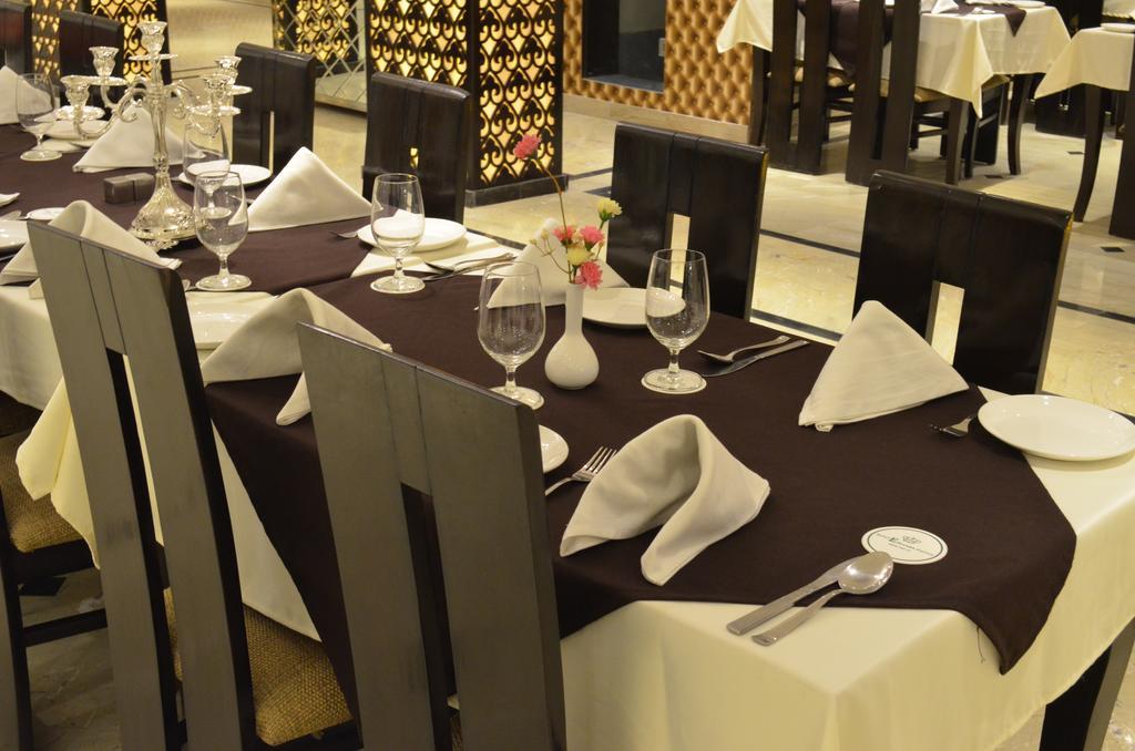 Hotel Emperor Palms New Delhi Eksteriør bilde
