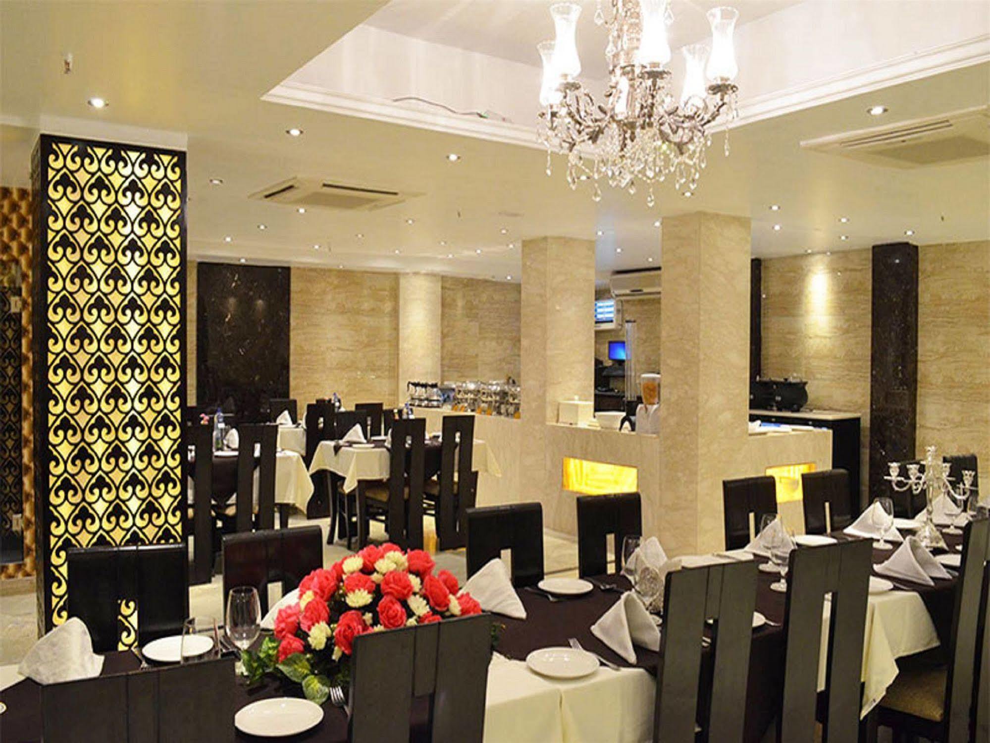 Hotel Emperor Palms New Delhi Eksteriør bilde