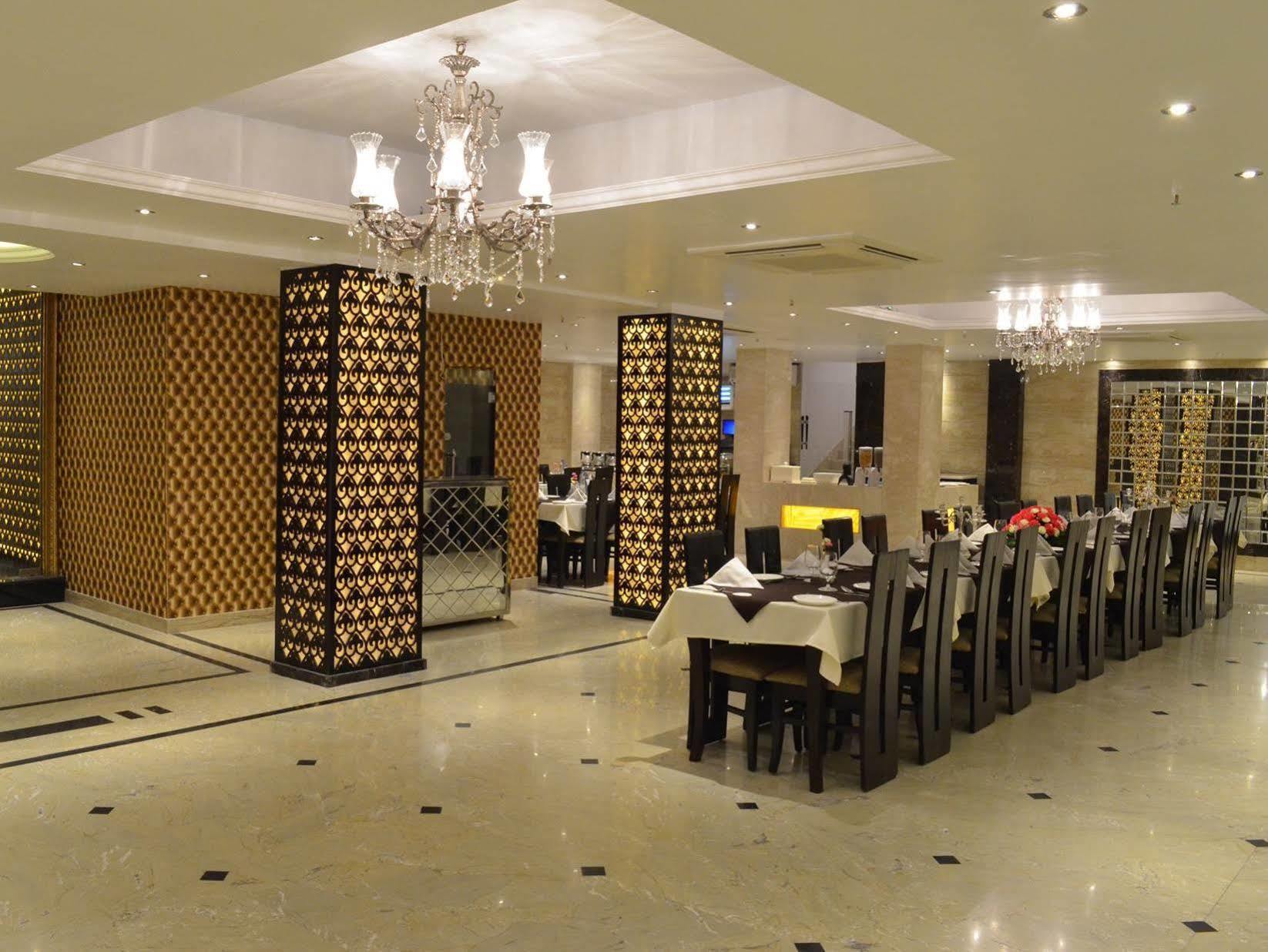 Hotel Emperor Palms New Delhi Eksteriør bilde