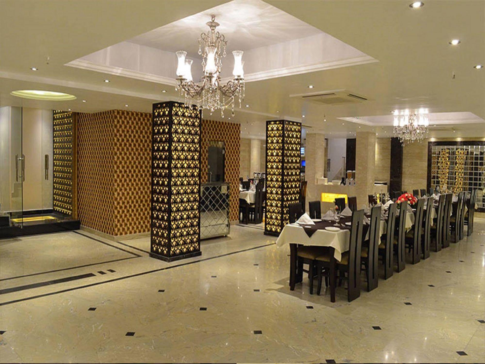 Hotel Emperor Palms New Delhi Eksteriør bilde