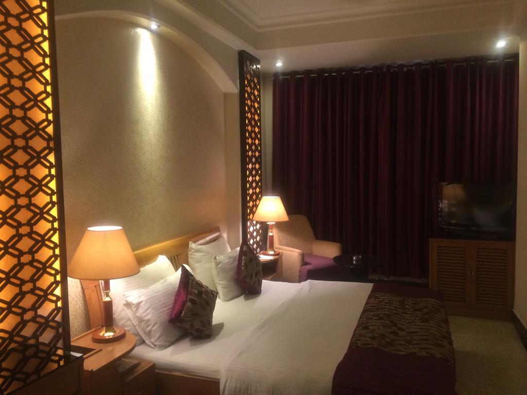 Hotel Emperor Palms New Delhi Rom bilde